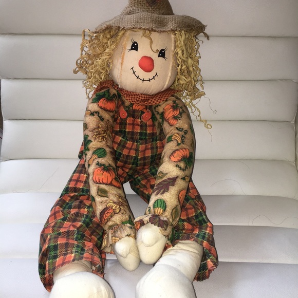 Pumpkin Patch Scarecrow - Picture 7 of 8